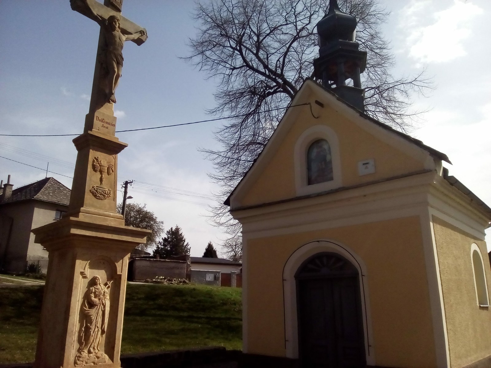 Kamenný kříž (u kaple sv. Floriána)
